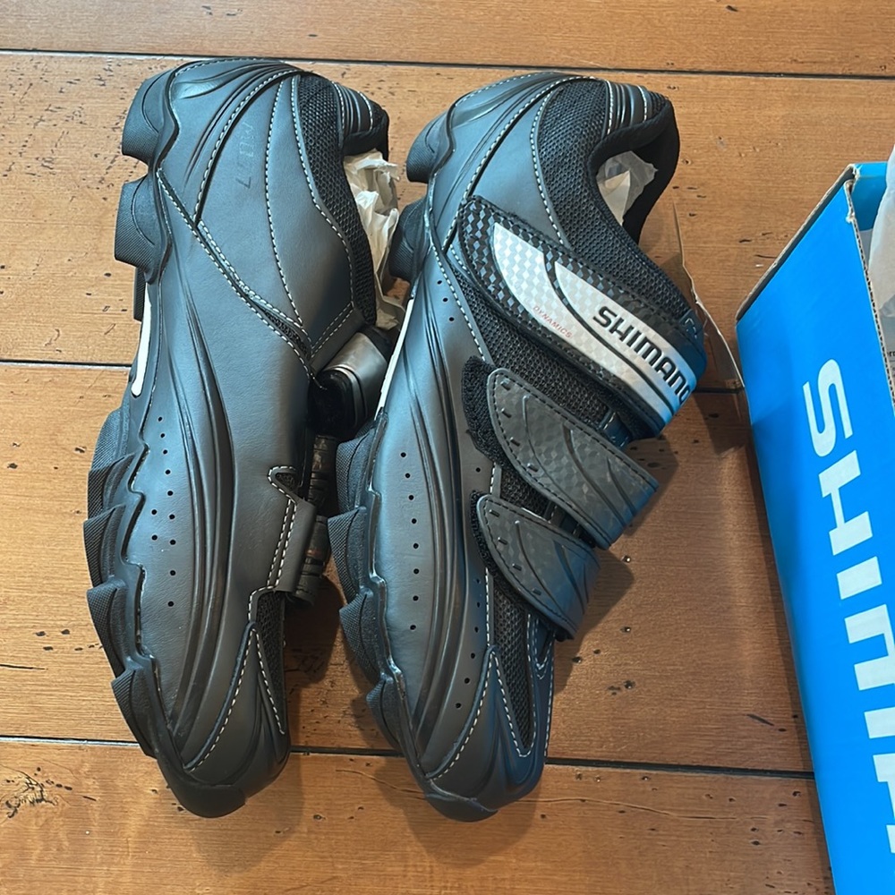 NWT men’s Shimano cycling shoes size 10.5 with NEW SPD cleats attached